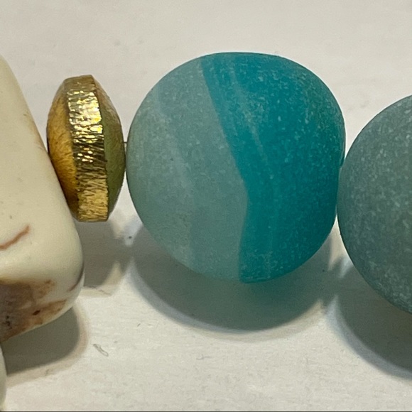 artisan stretch bracelet turquise howlite glass - Picture 7 of 8